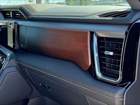 Used 2024 GMC Sierra 1500 Denali w/ Denali Reserve Package image 20