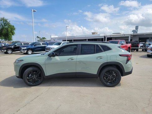 New 2026 Chevrolet Trax ACTIV w/ Sunroof Package FWD image 4