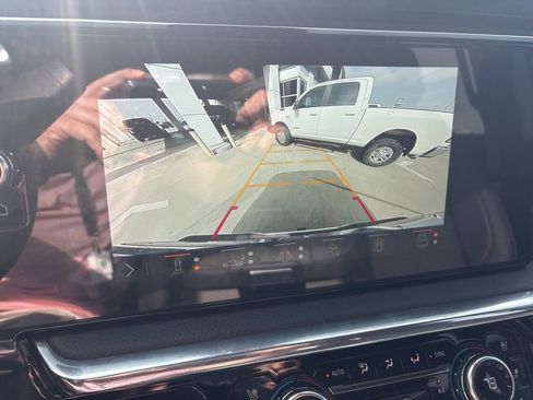 Used 2025 GMC Sierra 3500 Denali w/ Denali Reserve Package image 12