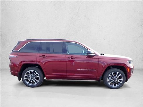 New 2025 Jeep Grand Cherokee Overland w/ Luxury Tech Group IV image 5