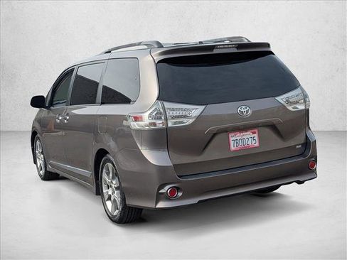 Used 2013 Toyota Sienna SE image 8