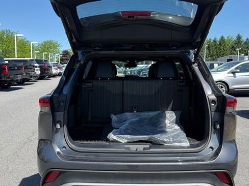 Used 2021 Toyota Highlander XSE AWD/4WD image 37