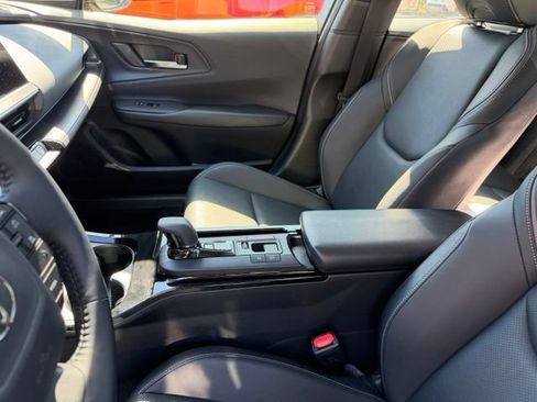 Used 2026 Toyota Prius FWD image 20