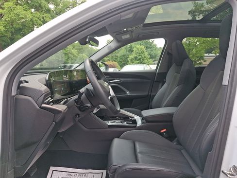 Certified 2025 Audi Q5 Premium w/ Premium Plus AWD/4WD image 13