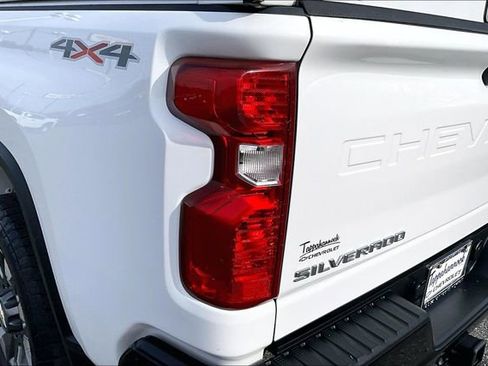 Used 2022 Chevrolet Silverado 2500 Custom w/ Custom Convenience Package image 23