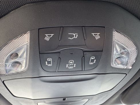 Used 2025 Chrysler Pacifica Select FWD image 21