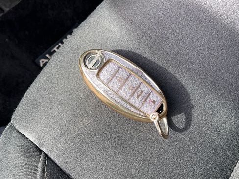 Used 2024 Nissan Altima 2.5 SV FWD image 19
