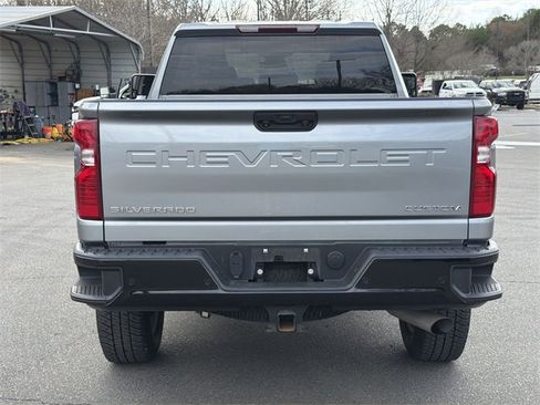 Used 2024 Chevrolet Silverado 2500 Custom w/ Custom Value Package image 5