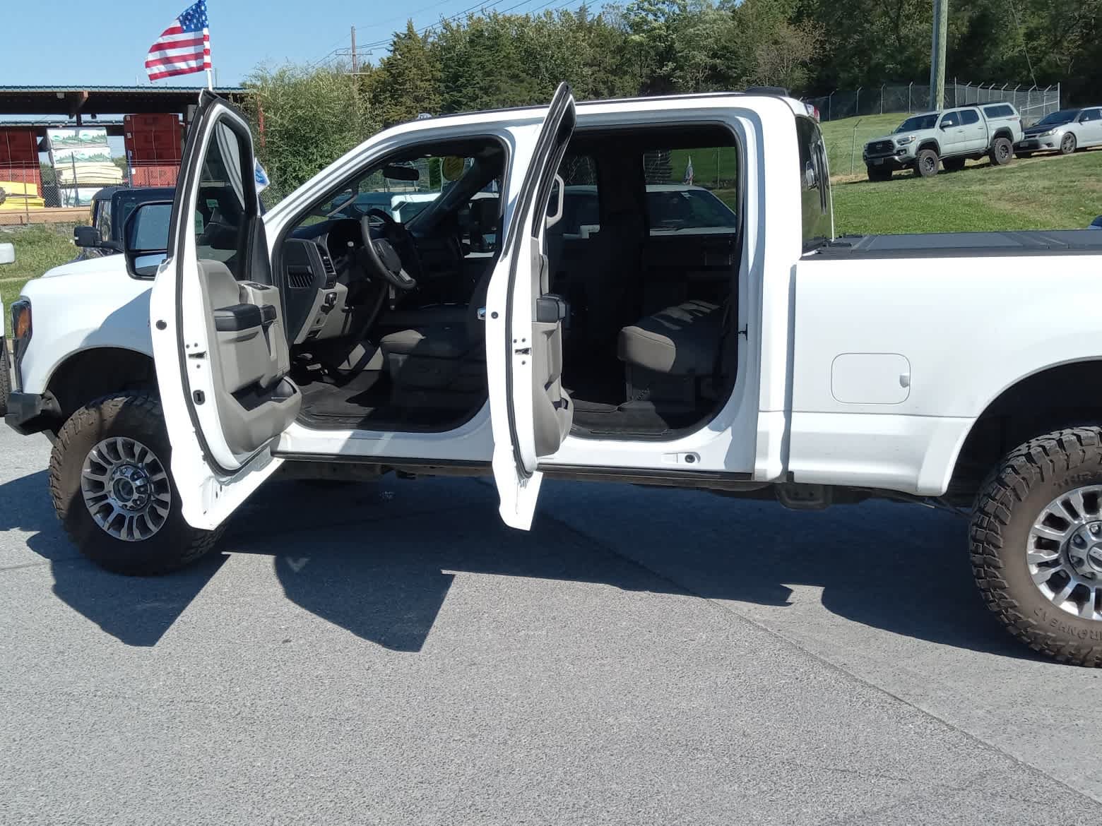 Used 2022 Ford F250 XLT w/ XLT Premium Package AWD/4WD image 30
