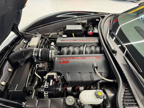 Used 2006 Chevrolet Corvette Convertible w/ Preferred Equipment Group RWD image 40