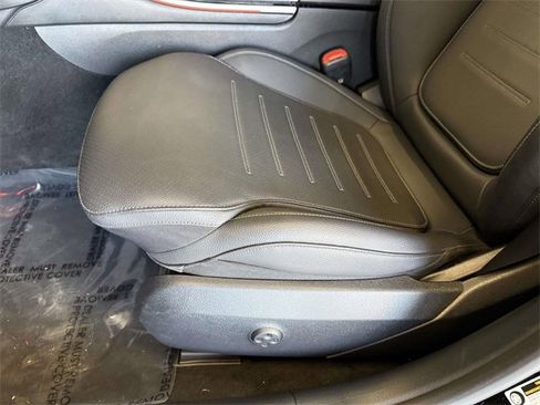 Used 2024 Mercedes-Benz C 300 4MATIC Sedan image 3