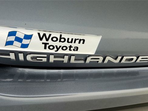 Certified 2021 Toyota Highlander XLE image 47