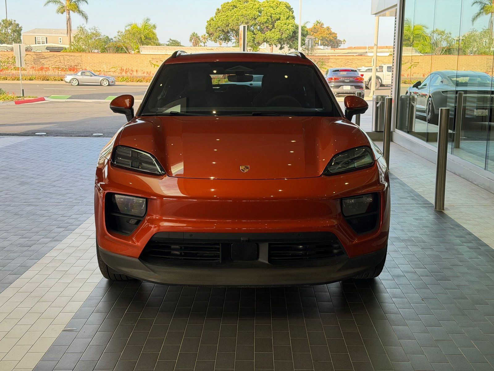 Certified 2025 Porsche Macan Electric RWD image 5
