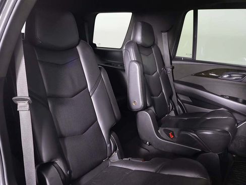 Used 2020 Cadillac Escalade Platinum AWD/4WD image 36