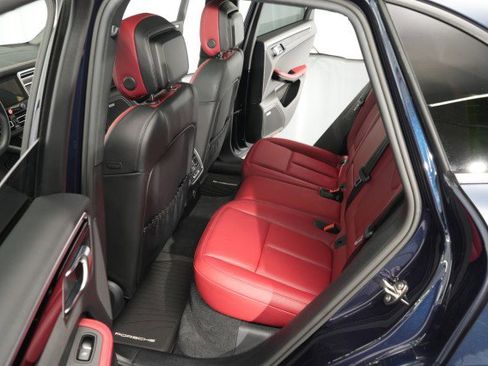 Used 2022 Porsche Macan AWD/4WD image 48
