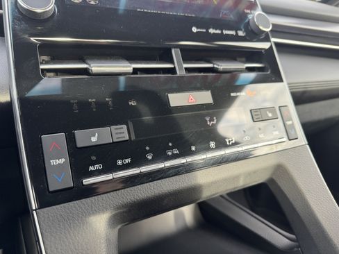 Used 2022 Toyota Avalon XSE image 26