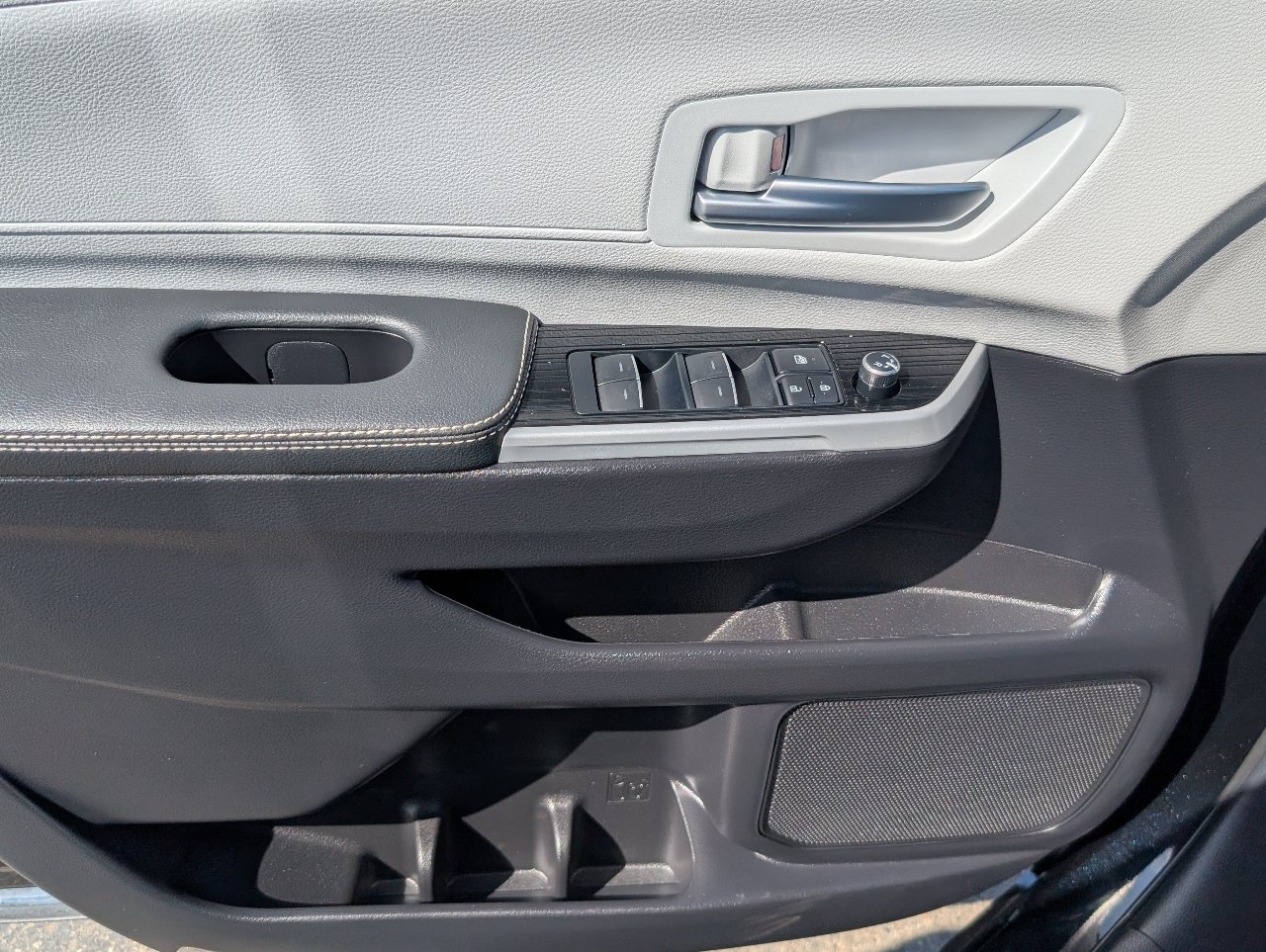 Used 2026 Toyota Sienna XSE FWD image 16