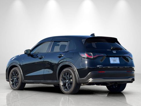 Used 2023 Honda HR-V Sport image 3