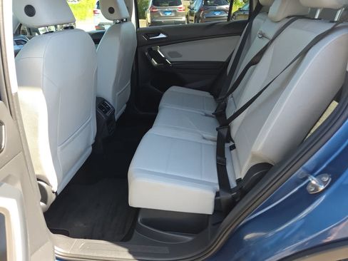 Used 2018 Volkswagen Tiguan SE AWD/4WD image 21