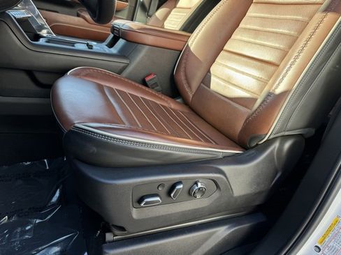 Used 2024 GMC Sierra 3500 Denali Ultimate image 7