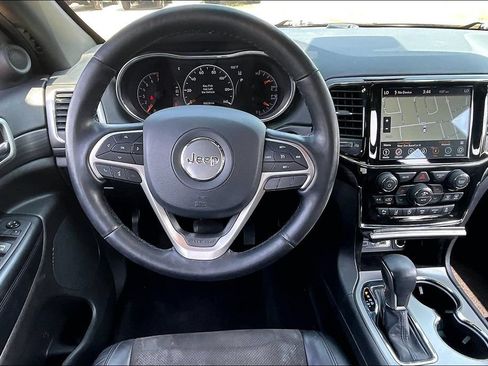 Used 2021 Jeep Grand Cherokee Laredo X AWD/4WD image 5