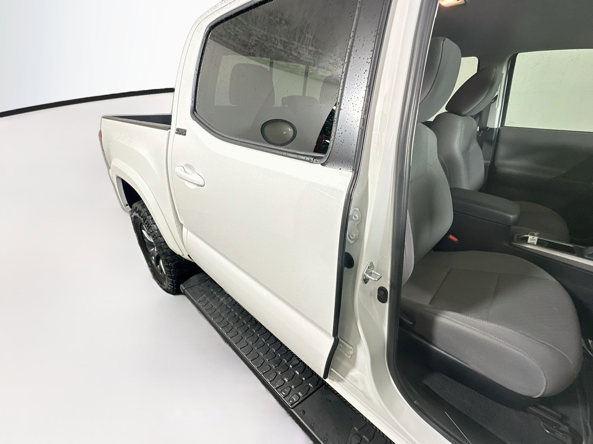 Used 2023 Toyota Tacoma SR5 w/ Technology Package AWD/4WD image 28