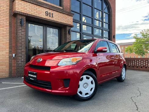 Used 2014 Scion xD FWD image 2