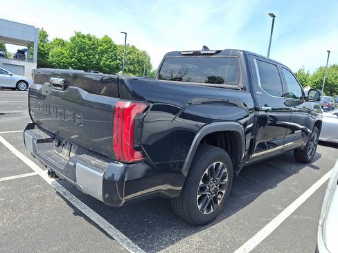 Used 2023 Toyota Tundra Limited AWD/4WD image 4
