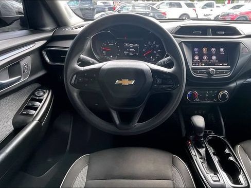 Used 2023 Chevrolet TrailBlazer LT FWD image 8