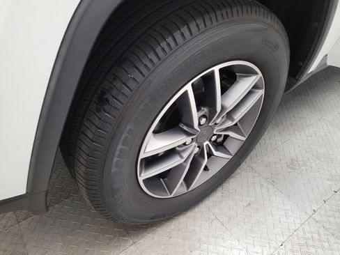 Used 2022 Jeep Grand Cherokee Limited image 31