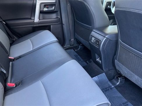 Used 2022 Toyota 4Runner SR5 Premium image 18