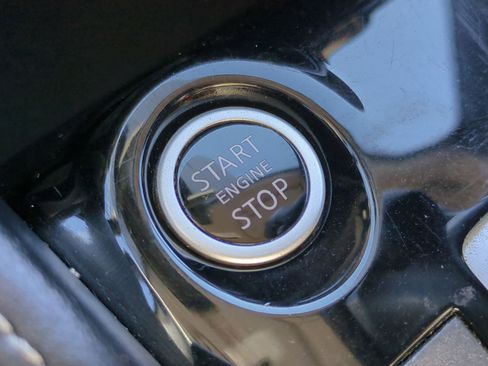 Used 2020 Nissan Kicks SV image 22