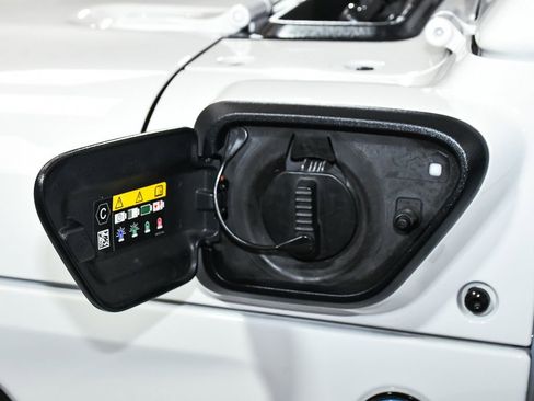 Used 2022 Jeep Wrangler Unlimited Sahara image 78