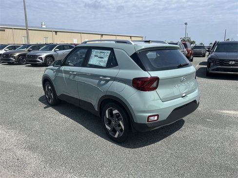 New 2025 Hyundai Venue Limited image 13