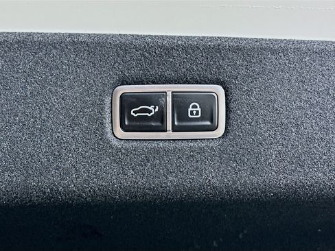 Used 2024 Hyundai Ioniq 6 SE RWD image 30