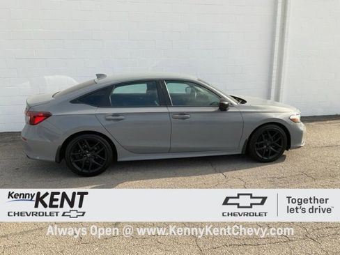 Used 2025 Honda Civic Sport image 3