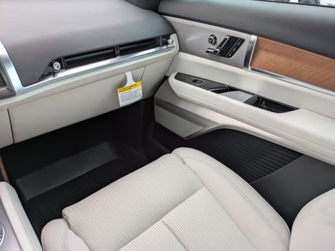 New 2026 Cadillac Vistiq Luxury w/ LPO, Floor Liner Package image 14