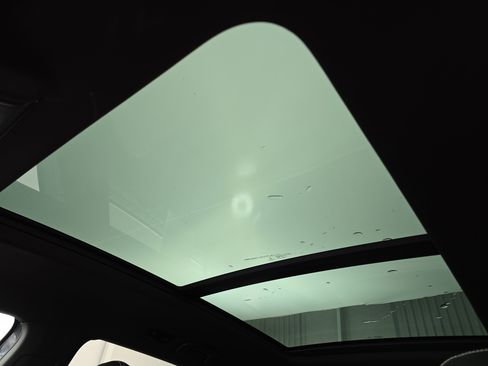 Used 2021 Volkswagen Atlas Cross Sport SEL Premium image 30