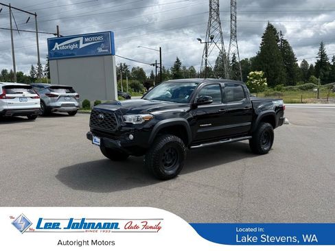 Used 2021 Toyota Tacoma TRD Off-Road AWD/4WD image 1