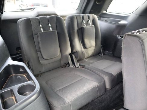 Used 2017 Ford Explorer XLT AWD/4WD image 14
