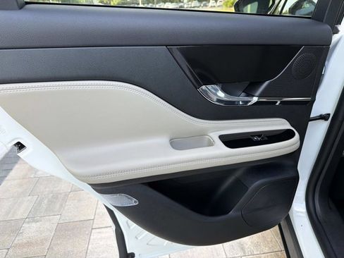 New 2026 Lincoln Corsair Premiere FWD image 14