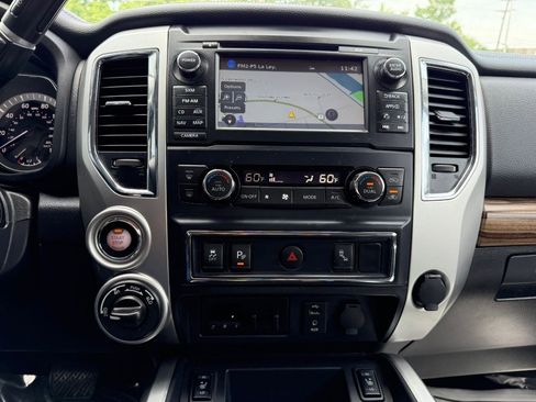 Used 2017 Nissan Titan SL image 28