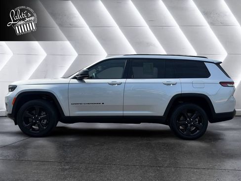 Used 2023 Jeep Grand Cherokee L Laredo AWD/4WD image 3