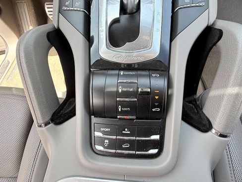 Used 2011 Porsche Cayenne S AWD/4WD image 52