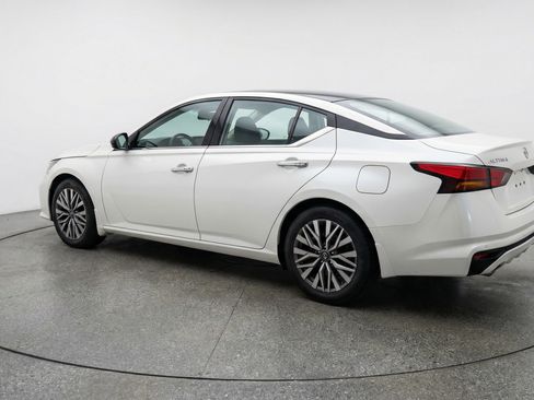 Used 2025 Nissan Altima 2.5 SV image 6