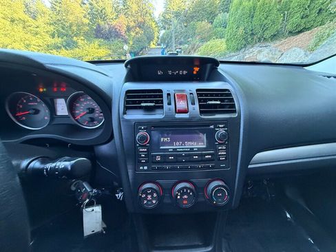 Used 2014 Subaru Crosstrek 2.0i Premium image 18