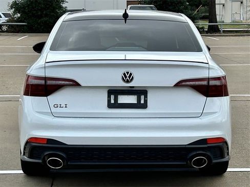 Used 2022 Volkswagen Jetta GLI Autobahn image 5