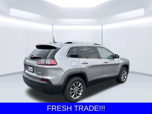 Used 2020 Jeep Cherokee Latitude Plus AWD/4WD image 4