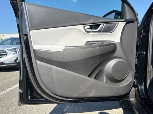 Used 2023 Hyundai Kona SE FWD image 21