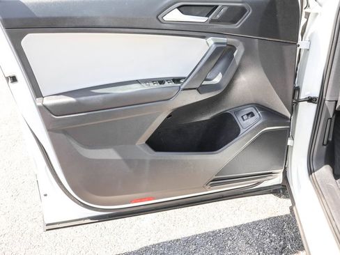 Used 2019 Volkswagen Tiguan SE FWD image 26
